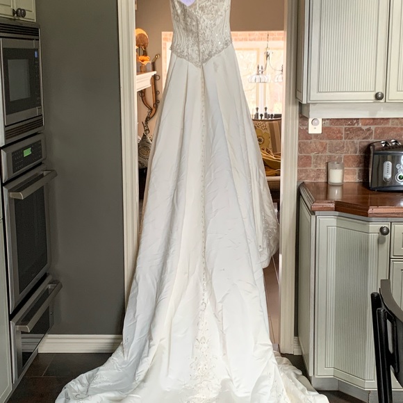 Wedding Dress, Tiera and Gloves - Picture 11 of 16